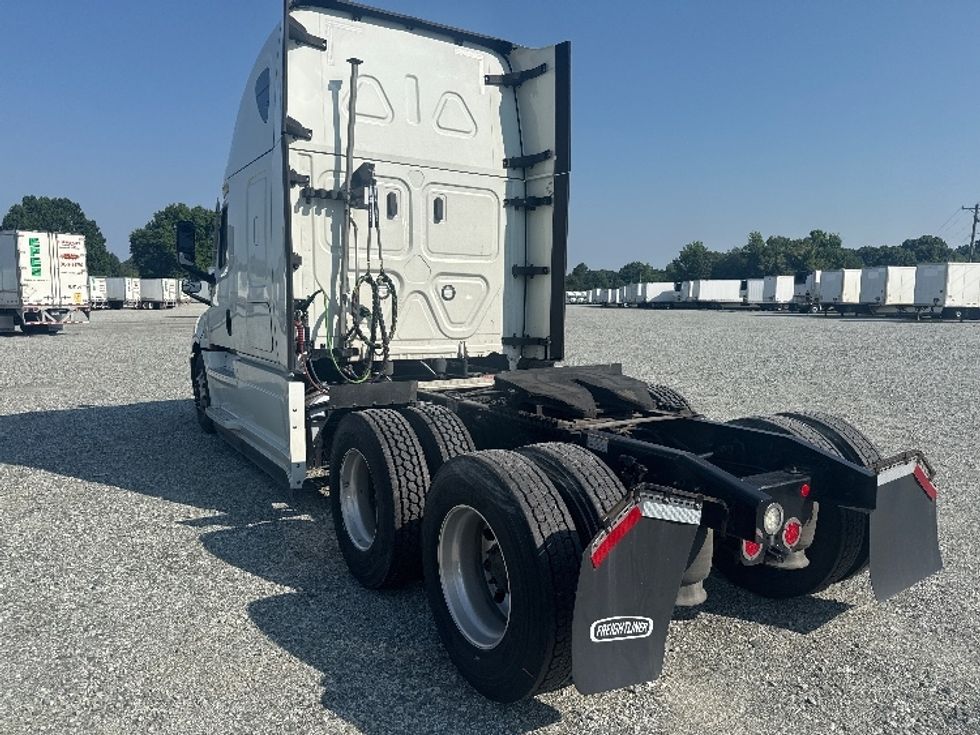 Sleeper Tractor-Heavy Duty Tractors-Freightliner-2021-T12664ST-Greensboro-NC-508,973\n\t\tmiles-$ 66,500 - Image 5