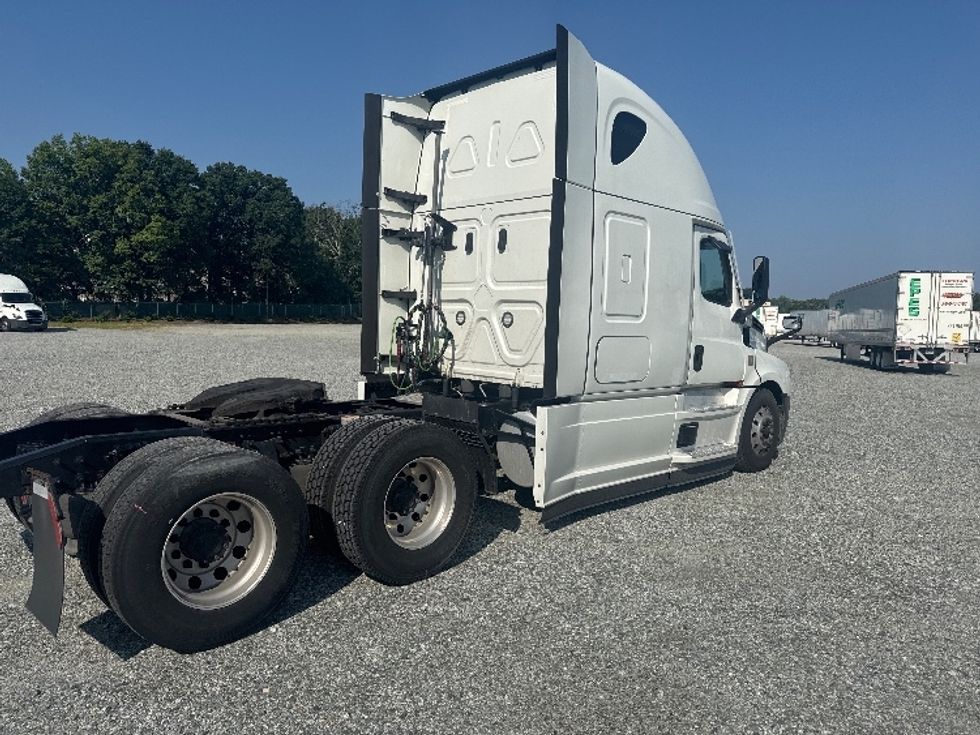 Sleeper Tractor-Heavy Duty Tractors-Freightliner-2021-T12664ST-Greensboro-NC-508,973\n\t\tmiles-$ 66,500 - Image 7