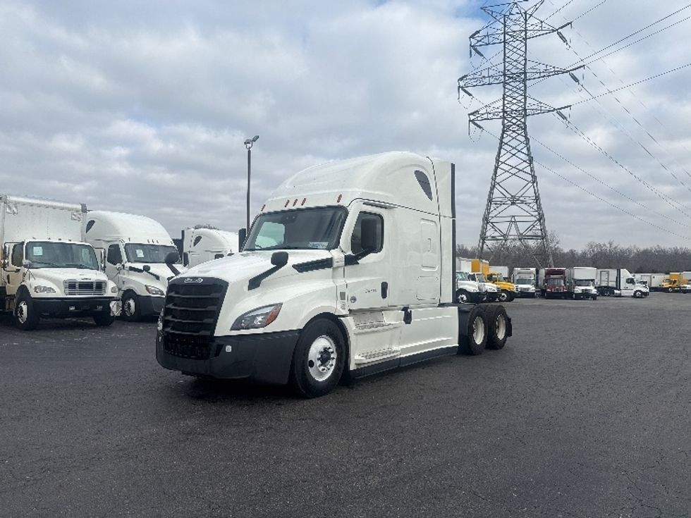 Sleeper Tractor-Heavy Duty Tractors-Freightliner-2021-T12664ST-Greensboro-NC-510,419\n\t\tmiles-$ 60,250 - Image 3