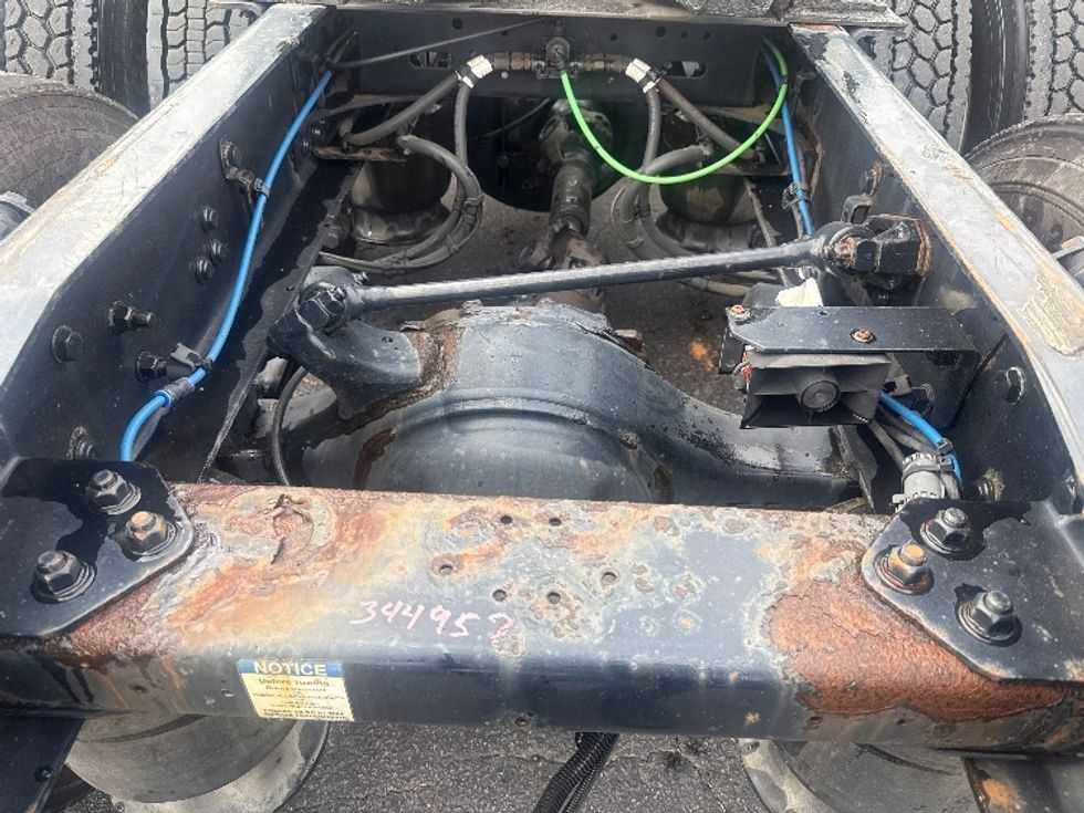 Sleeper Tractor-Heavy Duty Tractors-Freightliner-2021-T12664ST-Greensboro-NC-510,419\n\t\tmiles-$ 60,250 - Image 6