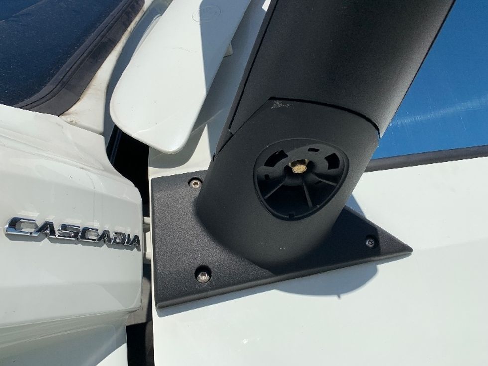 Sleeper Tractor-Heavy Duty Tractors-Freightliner-2021-T12664ST-Greensboro-NC-510,947\n\t\tmiles-$ 69,000 - Image 25