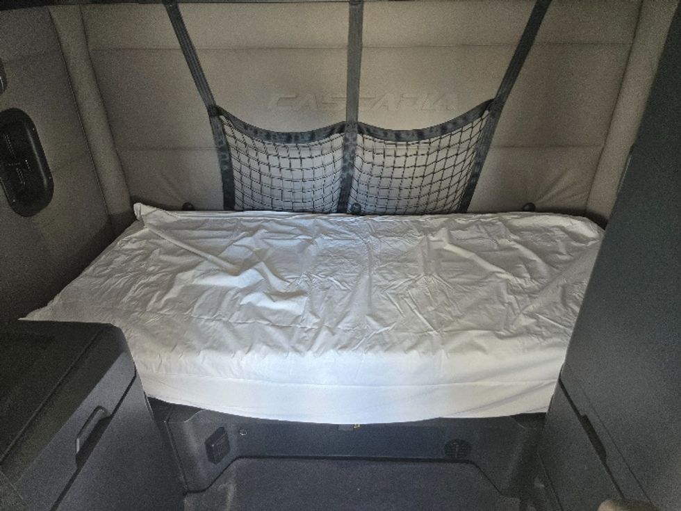 Sleeper Tractor-Heavy Duty Tractors-Freightliner-2021-T12664ST-Greensboro-NC-511,355\n\t\tmiles-$ 69,000 - Image 17