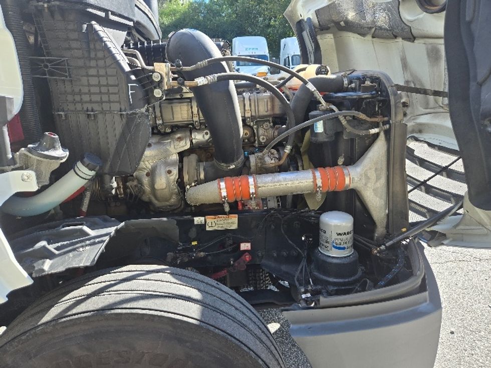 Sleeper Tractor-Heavy Duty Tractors-Freightliner-2021-T12664ST-Greensboro-NC-511,355\n\t\tmiles-$ 69,000 - Image 20