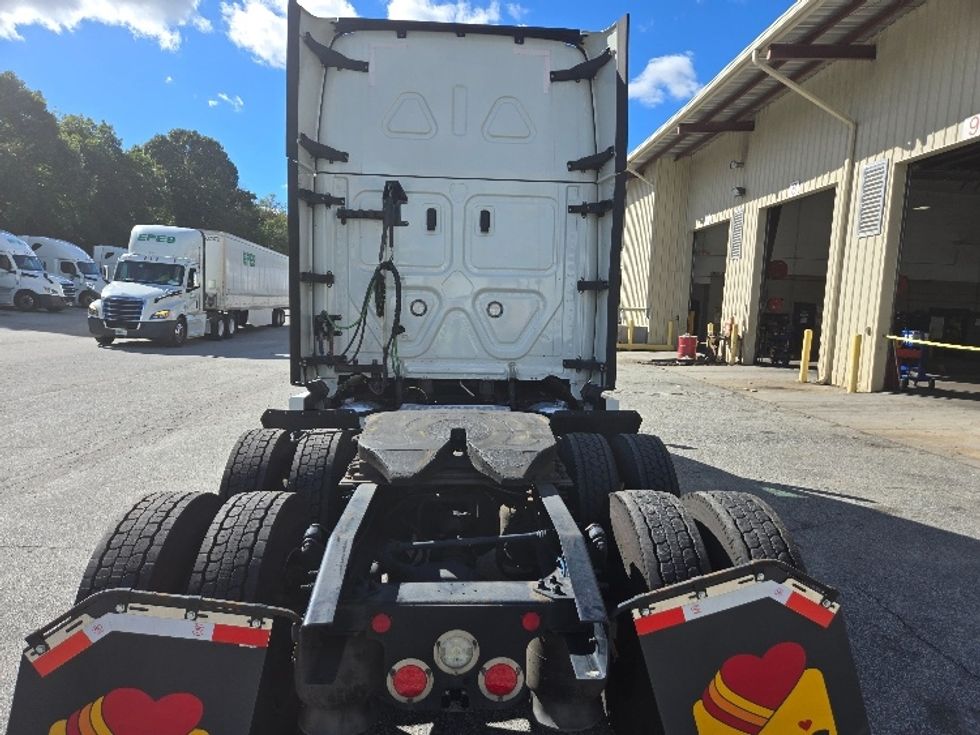 Sleeper Tractor-Heavy Duty Tractors-Freightliner-2021-T12664ST-Greensboro-NC-511,355\n\t\tmiles-$ 69,000 - Image 6