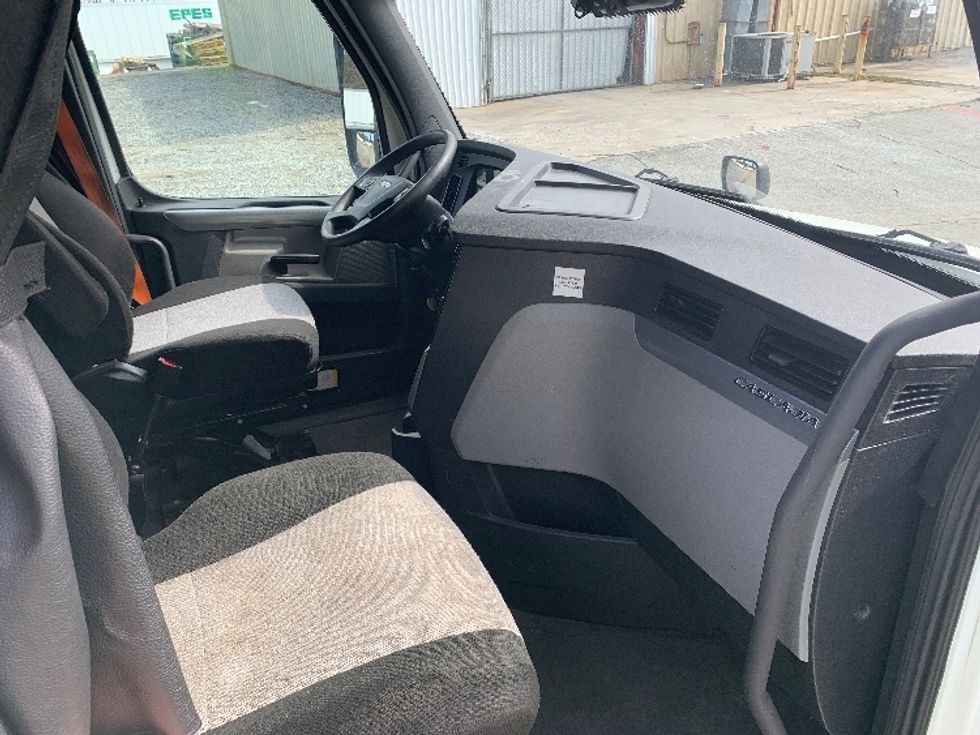 Sleeper Tractor-Heavy Duty Tractors-Freightliner-2021-T12664ST-Greensboro-NC-515,753\n\t\tmiles-$ 61,250 - Image 15