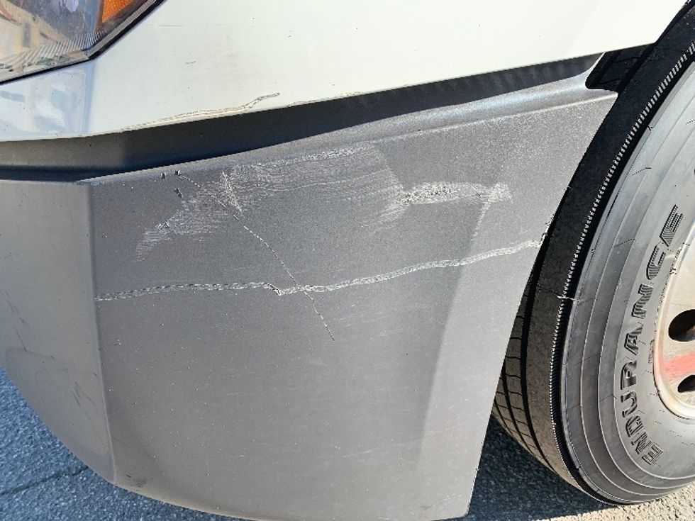 Sleeper Tractor-Heavy Duty Tractors-Freightliner-2021-T12664ST-Greensboro-NC-515,753\n\t\tmiles-$ 61,250 - Image 22