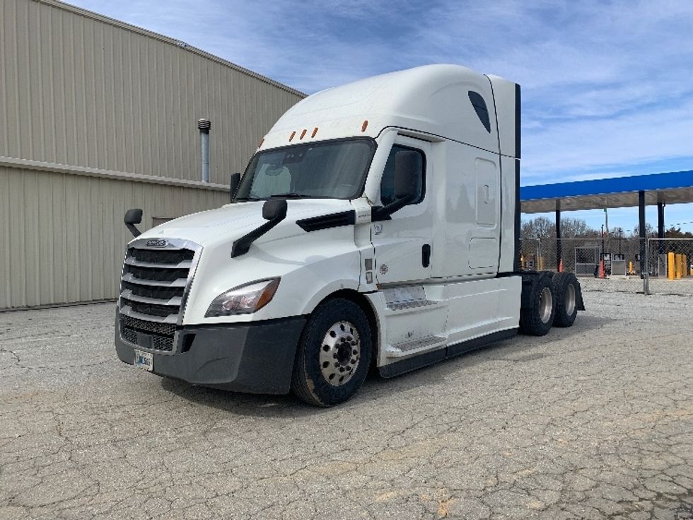 Sleeper Tractor-Heavy Duty Tractors-Freightliner-2021-T12664ST-Greensboro-NC-515,753\n\t\tmiles-$ 61,250 - Image 3