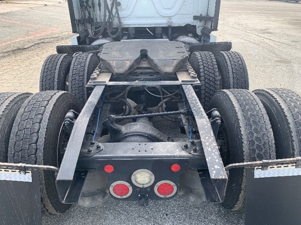 Sleeper Tractor-Heavy Duty Tractors-Freightliner-2021-T12664ST-Greensboro-NC-515,753\n\t\tmiles-$ 61,250 - Image 6
