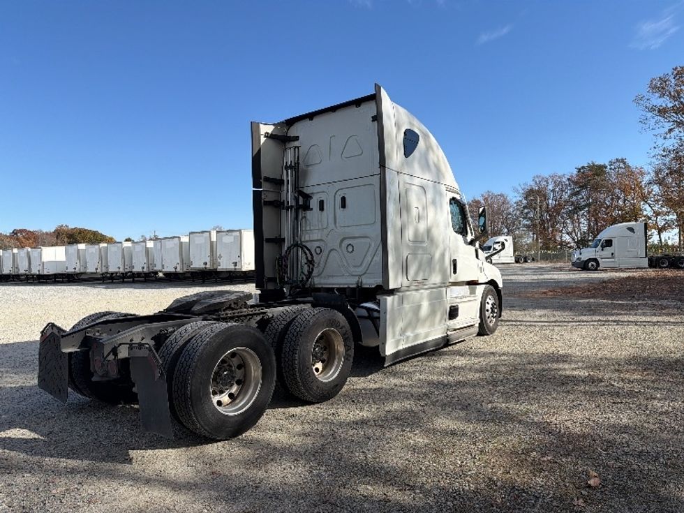 Sleeper Tractor-Heavy Duty Tractors-Freightliner-2021-T12664ST-Greensboro-NC-526,545\n\t\tmiles-$ 67,500 - Image 7