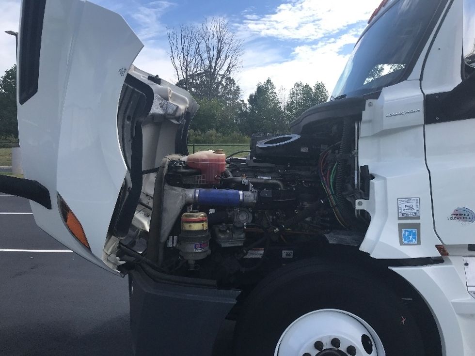 Sleeper Tractor-Heavy Duty Tractors-Freightliner-2021-T12664ST-Greensboro-NC-527,852\n\t\tmiles-$ 62,500 - Image 21