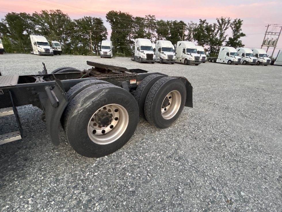 Sleeper Tractor-Heavy Duty Tractors-Freightliner-2021-T12664ST-Greensboro-NC-527,876\n\t\tmiles-$ 69,500 - Image 23