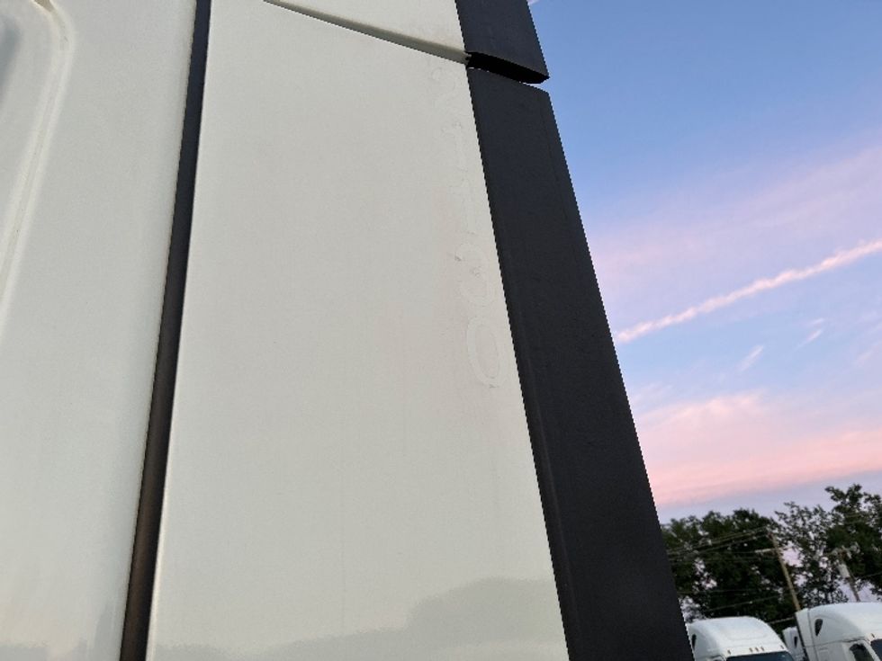 Sleeper Tractor-Heavy Duty Tractors-Freightliner-2021-T12664ST-Greensboro-NC-527,876\n\t\tmiles-$ 69,500 - Image 25