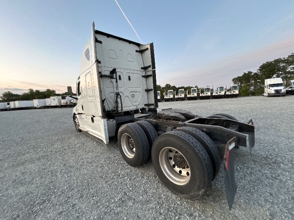 Sleeper Tractor-Heavy Duty Tractors-Freightliner-2021-T12664ST-Greensboro-NC-527,876\n\t\tmiles-$ 69,500 - Image 5