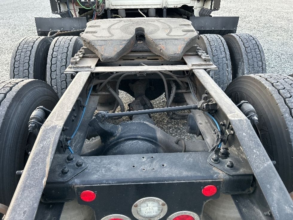 Sleeper Tractor-Heavy Duty Tractors-Freightliner-2021-T12664ST-Greensboro-NC-527,876\n\t\tmiles-$ 69,500 - Image 6