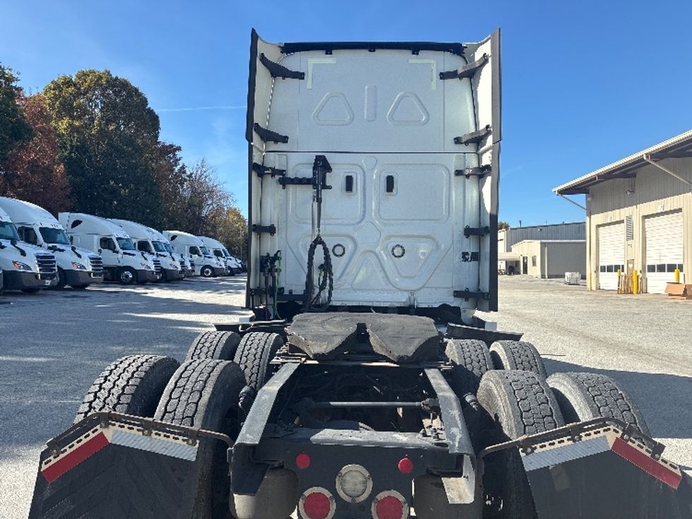 Sleeper Tractor-Heavy Duty Tractors-Freightliner-2021-T12664ST-Greensboro-NC-528,282\n\t\tmiles-$ 67,250 - Image 6