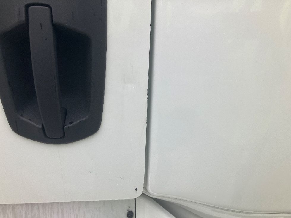 Sleeper Tractor-Heavy Duty Tractors-Freightliner-2021-T12664ST-Greensboro-NC-531,011\n\t\tmiles-$ 64,750 - Image 24