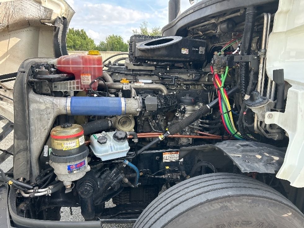 Sleeper Tractor-Heavy Duty Tractors-Freightliner-2021-T12664ST-Greensboro-NC-531,076\n\t\tmiles-$ 69,250 - Image 21