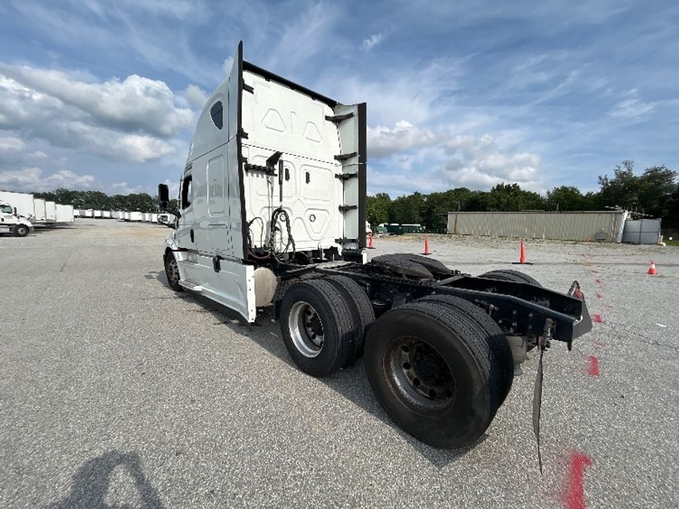Sleeper Tractor-Heavy Duty Tractors-Freightliner-2021-T12664ST-Greensboro-NC-531,076\n\t\tmiles-$ 69,250 - Image 5