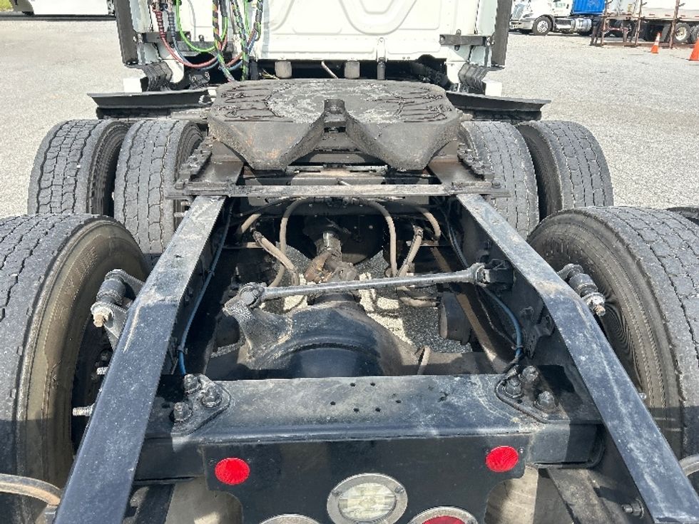 Sleeper Tractor-Heavy Duty Tractors-Freightliner-2021-T12664ST-Greensboro-NC-531,076\n\t\tmiles-$ 69,250 - Image 6