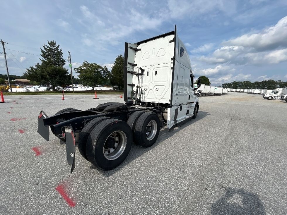 Sleeper Tractor-Heavy Duty Tractors-Freightliner-2021-T12664ST-Greensboro-NC-531,076\n\t\tmiles-$ 69,250 - Image 7