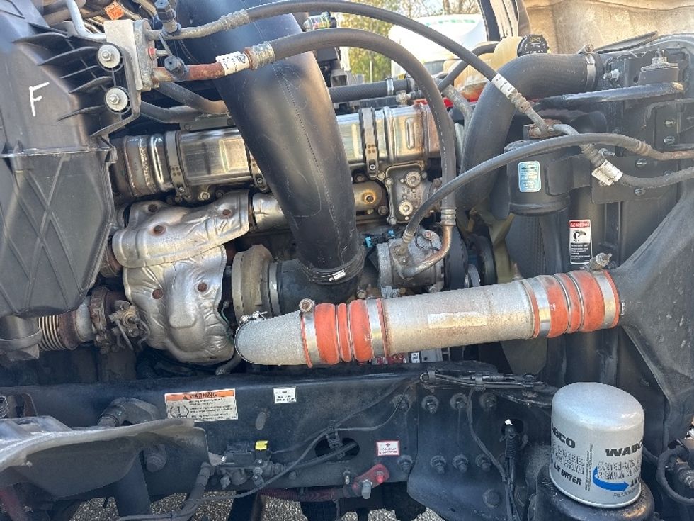 Sleeper Tractor-Heavy Duty Tractors-Freightliner-2021-T12664ST-Greensboro-NC-540,126\n\t\tmiles-$ 68,500 - Image 20