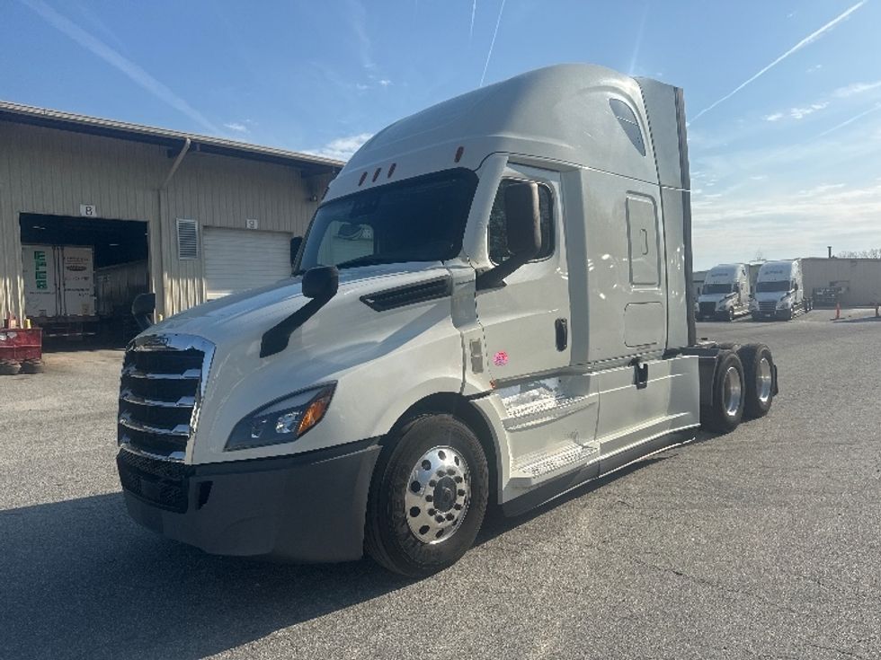 Sleeper Tractor-Heavy Duty Tractors-Freightliner-2021-T12664ST-Greensboro-NC-540,126\n\t\tmiles-$ 68,500 - Image 3