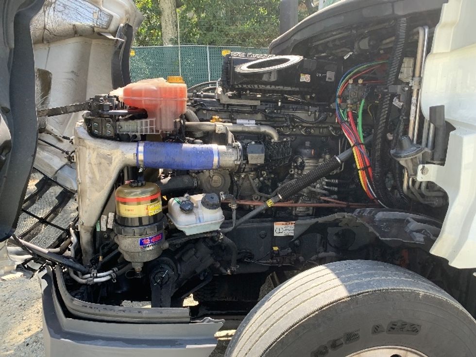 Sleeper Tractor-Heavy Duty Tractors-Freightliner-2021-T12664ST-Greensboro-NC-547,238\n\t\tmiles-$ 61,250 - Image 21