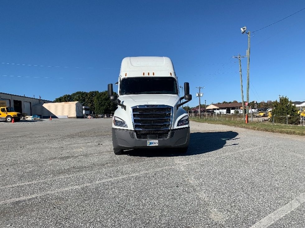 Sleeper Tractor-Heavy Duty Tractors-Freightliner-2021-T12664ST-Greensboro-NC-548,075\n\t\tmiles-$ 64,000 - Image 2
