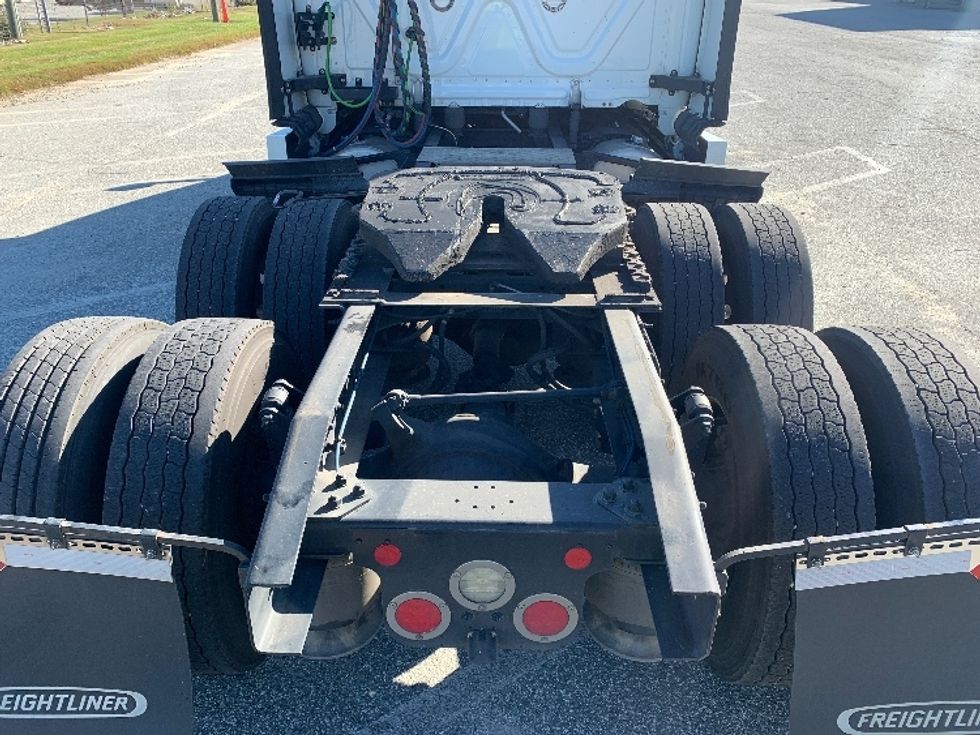 Sleeper Tractor-Heavy Duty Tractors-Freightliner-2021-T12664ST-Greensboro-NC-548,075\n\t\tmiles-$ 64,000 - Image 6