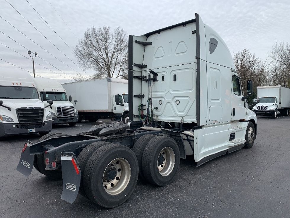 Sleeper Tractor-Heavy Duty Tractors-Freightliner-2021-T12664ST-Greensboro-NC-548,075\n\t\tmiles-$ 64,000 - Image 7