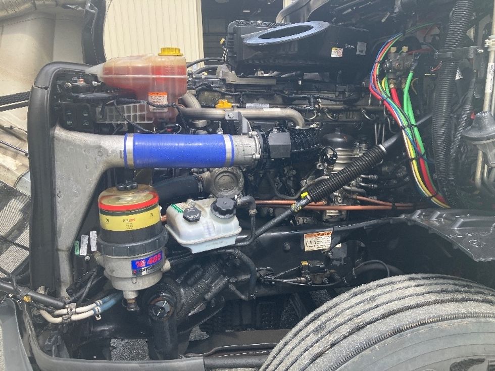 Sleeper Tractor-Heavy Duty Tractors-Freightliner-2021-T12664ST-Greensboro-NC-561,078\n\t\tmiles-$ 62,250 - Image 21