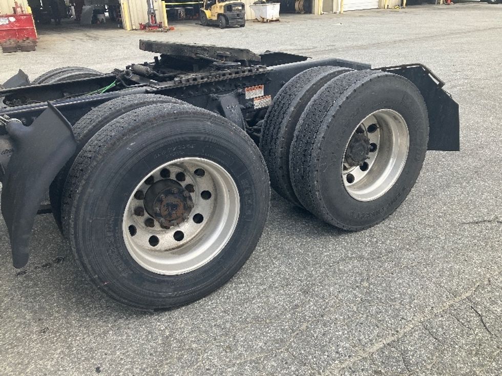 Sleeper Tractor-Heavy Duty Tractors-Freightliner-2021-T12664ST-Greensboro-NC-561,078\n\t\tmiles-$ 62,250 - Image 23