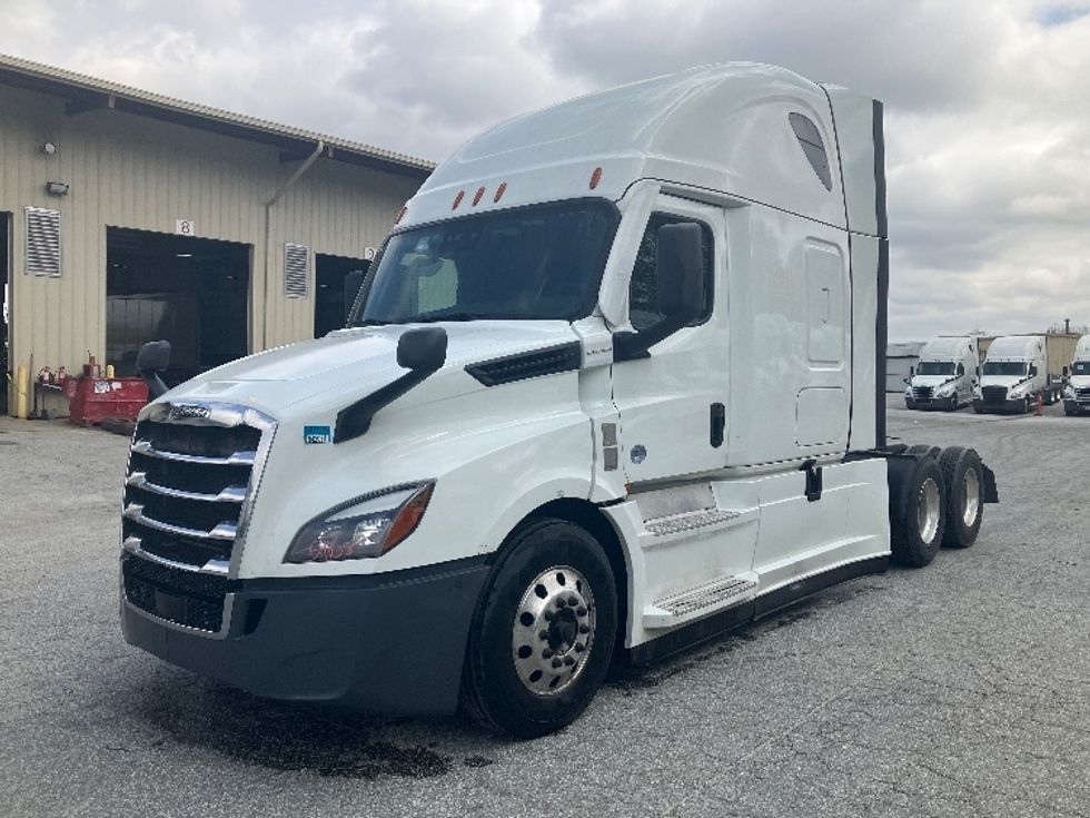 Sleeper Tractor-Heavy Duty Tractors-Freightliner-2021-T12664ST-Greensboro-NC-561,078\n\t\tmiles-$ 62,250 - Image 3