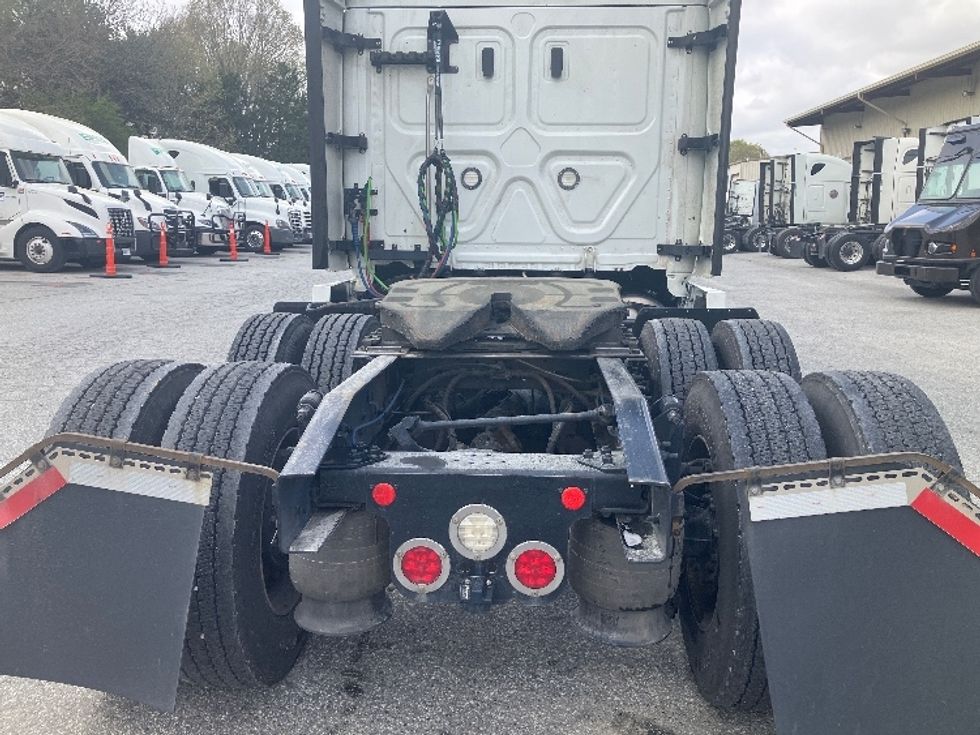 Sleeper Tractor-Heavy Duty Tractors-Freightliner-2021-T12664ST-Greensboro-NC-561,078\n\t\tmiles-$ 62,250 - Image 6