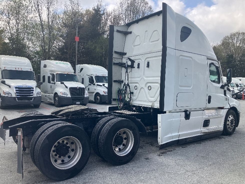 Sleeper Tractor-Heavy Duty Tractors-Freightliner-2021-T12664ST-Greensboro-NC-561,078\n\t\tmiles-$ 62,250 - Image 7