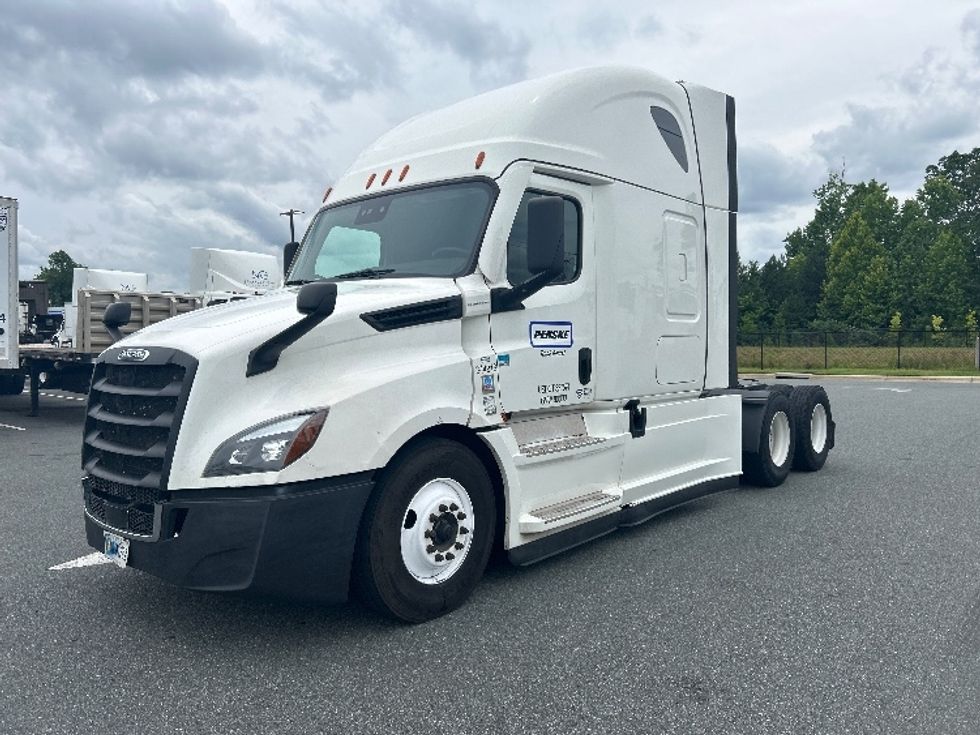 Sleeper Tractor-Heavy Duty Tractors-Freightliner-2021-T12664ST-Greensboro-NC-563,182\n\t\tmiles-$ 59,250 - Image 3