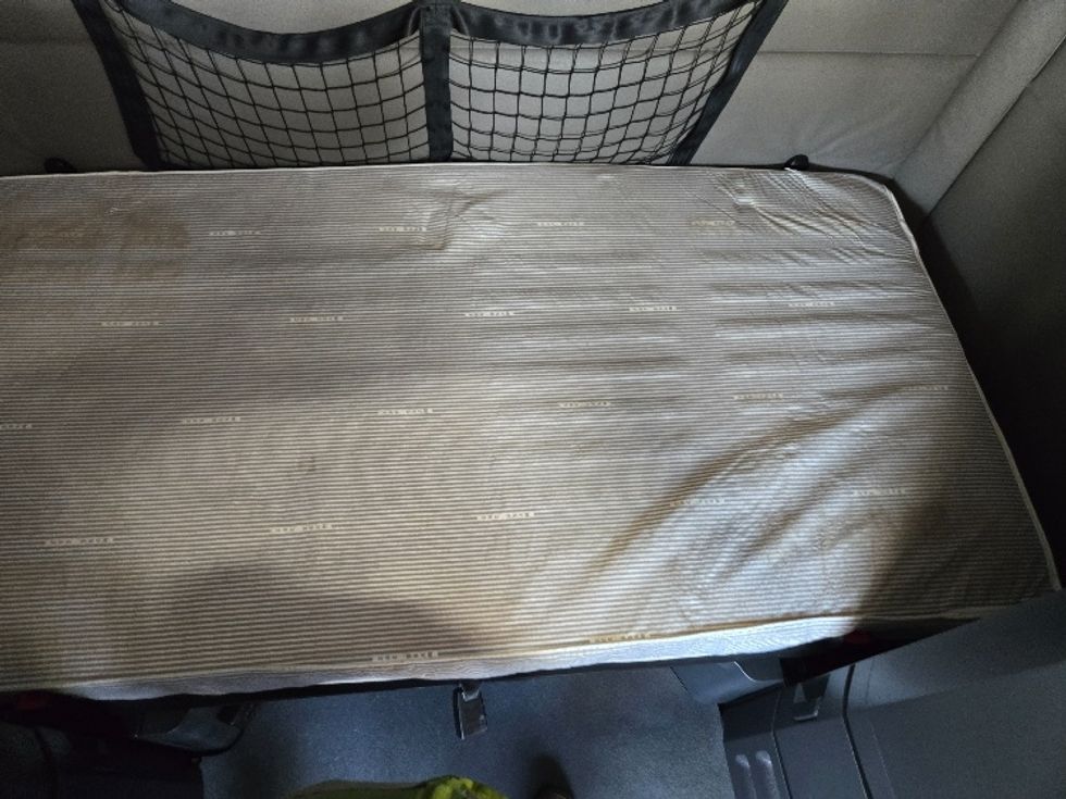 Sleeper Tractor-Heavy Duty Tractors-Freightliner-2021-T12664ST-Greensboro-NC-566,423\n\t\tmiles-$ 66,250 - Image 17