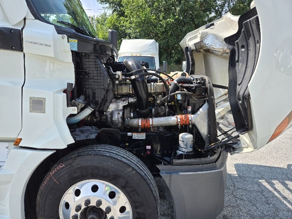 Sleeper Tractor-Heavy Duty Tractors-Freightliner-2021-T12664ST-Greensboro-NC-566,423\n\t\tmiles-$ 66,250 - Image 20