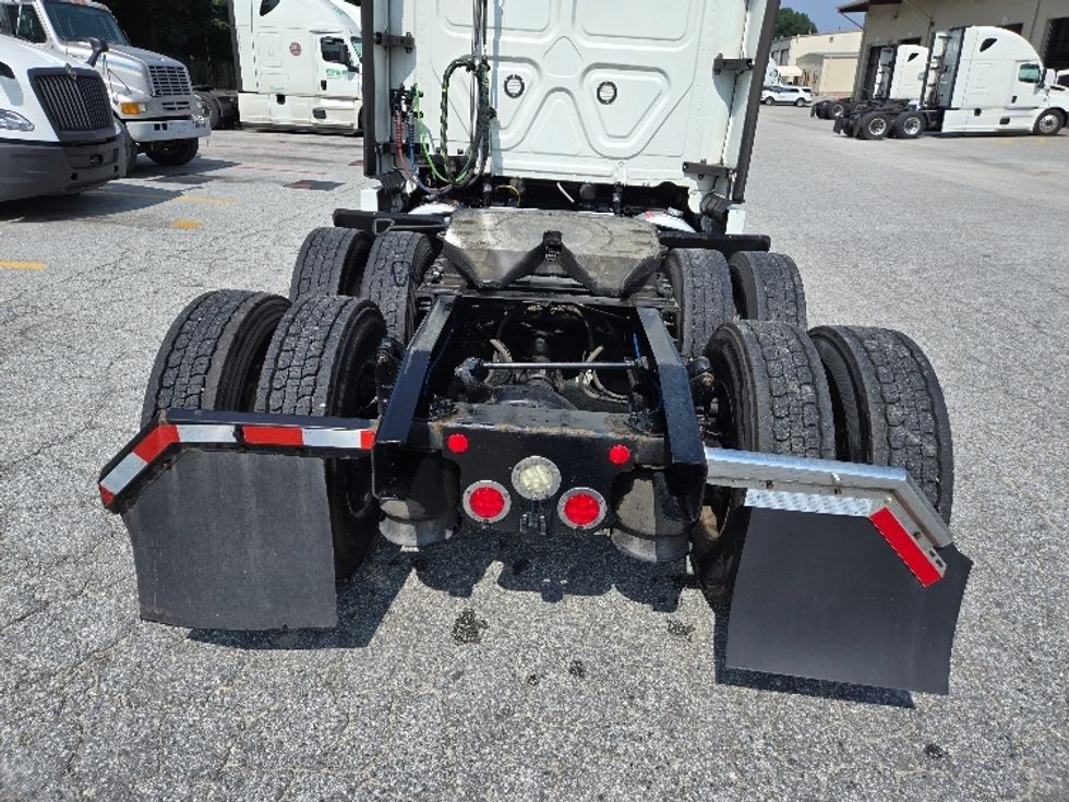 Sleeper Tractor-Heavy Duty Tractors-Freightliner-2021-T12664ST-Greensboro-NC-566,423\n\t\tmiles-$ 66,250 - Image 6