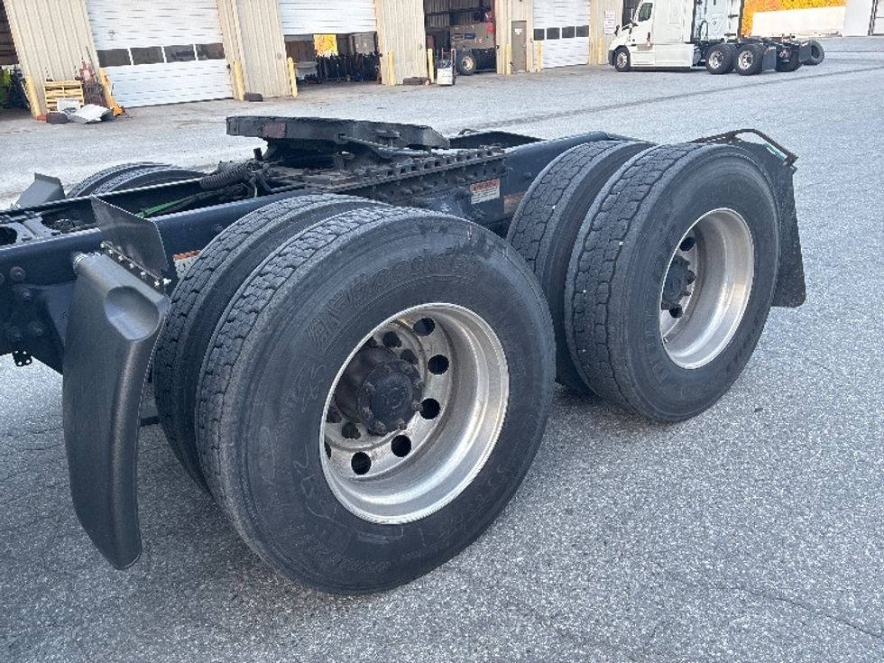 Sleeper Tractor-Heavy Duty Tractors-Freightliner-2021-T12664ST-Greensboro-NC-598,996\n\t\tmiles-$ 56,750 - Image 23