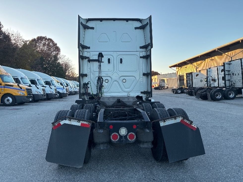 Sleeper Tractor-Heavy Duty Tractors-Freightliner-2021-T12664ST-Greensboro-NC-598,996\n\t\tmiles-$ 56,750 - Image 6