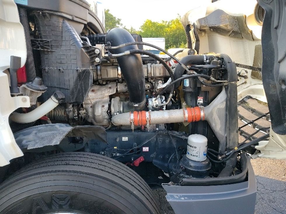 Sleeper Tractor-Heavy Duty Tractors-Freightliner-2021-T12664ST-Greensboro-NC-603,631\n\t\tmiles-$ 63,250 - Image 20