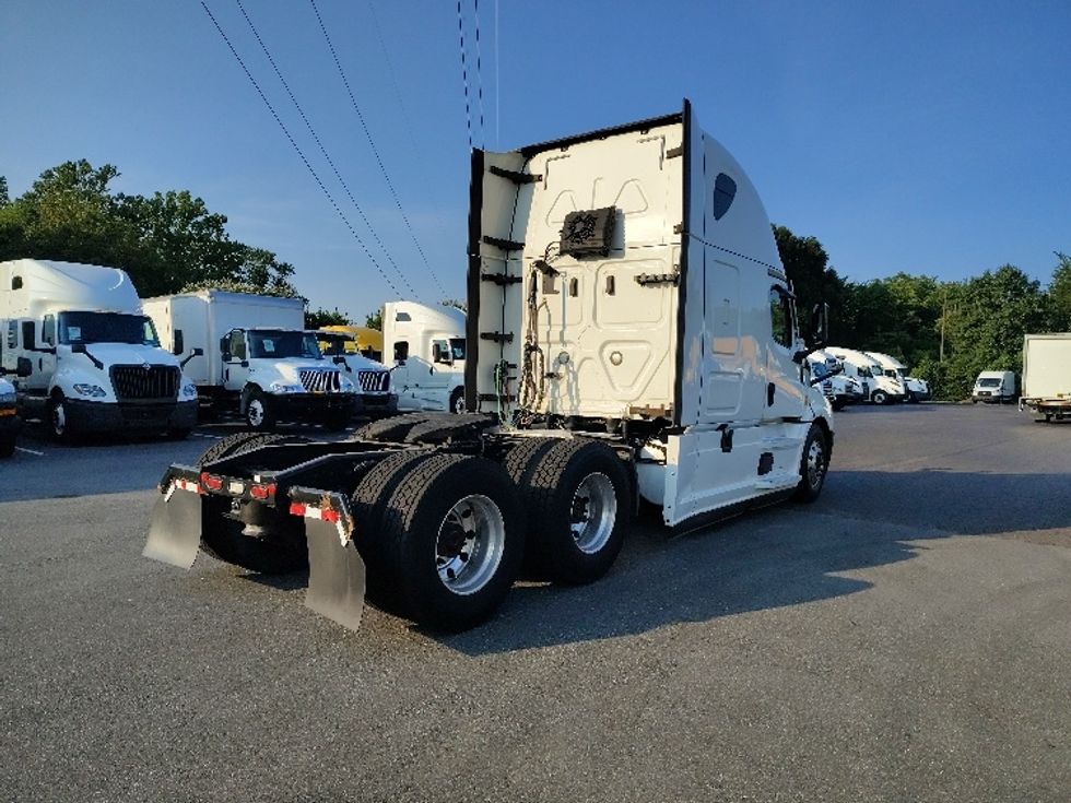 Sleeper Tractor-Heavy Duty Tractors-Freightliner-2021-T12664ST-Greensboro-NC-603,631\n\t\tmiles-$ 63,250 - Image 7