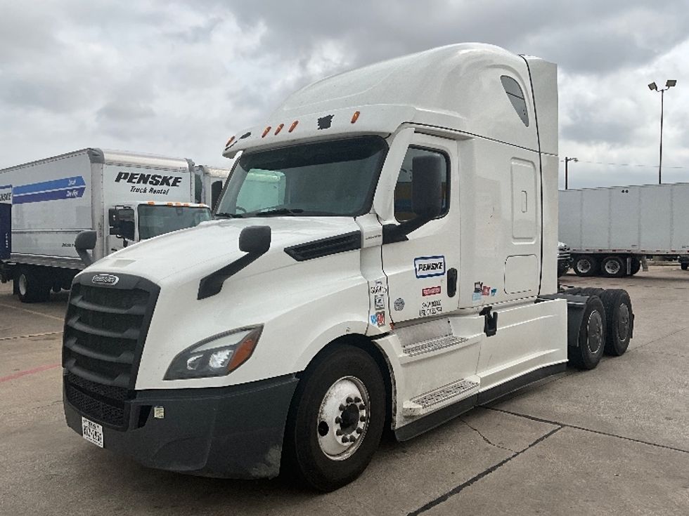 Sleeper Tractor-Heavy Duty Tractors-Freightliner-2021-T12664ST-Greensboro-NC-605,558\n\t\tmiles-$ 52,750 - Image 3