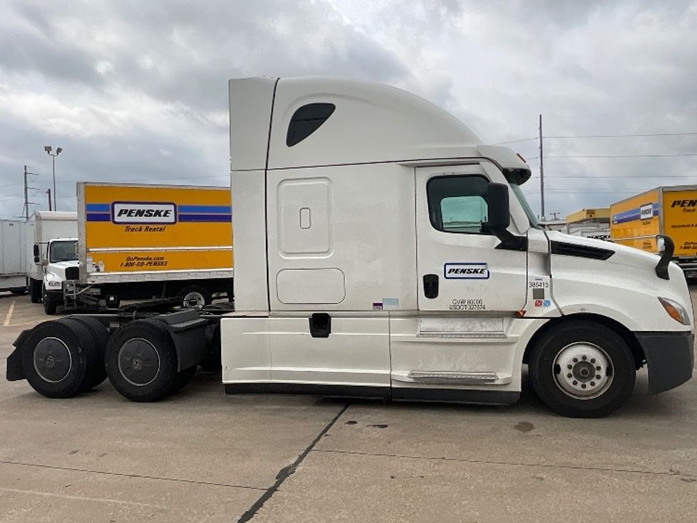 Sleeper Tractor-Heavy Duty Tractors-Freightliner-2021-T12664ST-Greensboro-NC-605,558\n\t\tmiles-$ 52,750 - Image 8