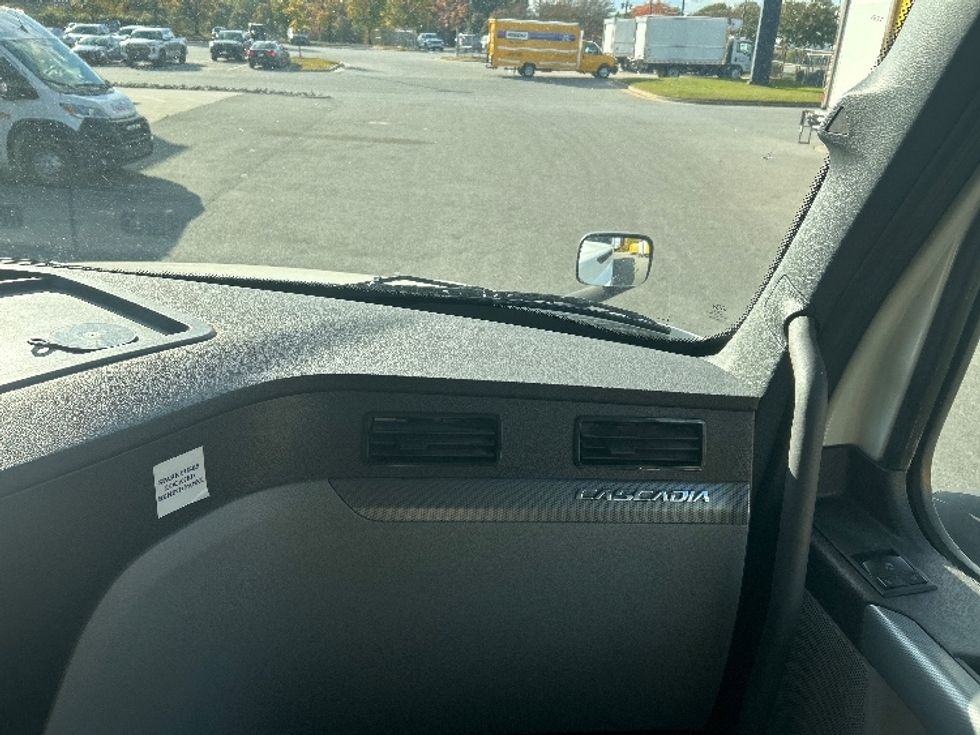 Sleeper Tractor-Heavy Duty Tractors-Freightliner-2021-T12664ST-Greensboro-NC-632,026\n\t\tmiles-$ 52,500 - Image 14