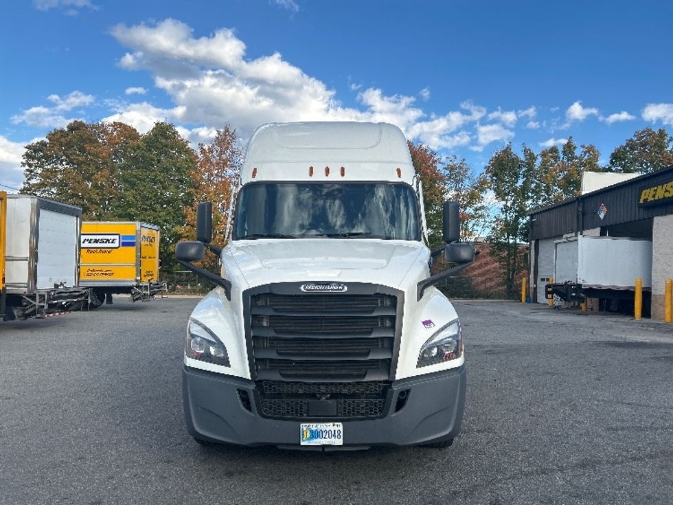 Sleeper Tractor-Heavy Duty Tractors-Freightliner-2021-T12664ST-Greensboro-NC-632,026\n\t\tmiles-$ 52,500 - Image 2