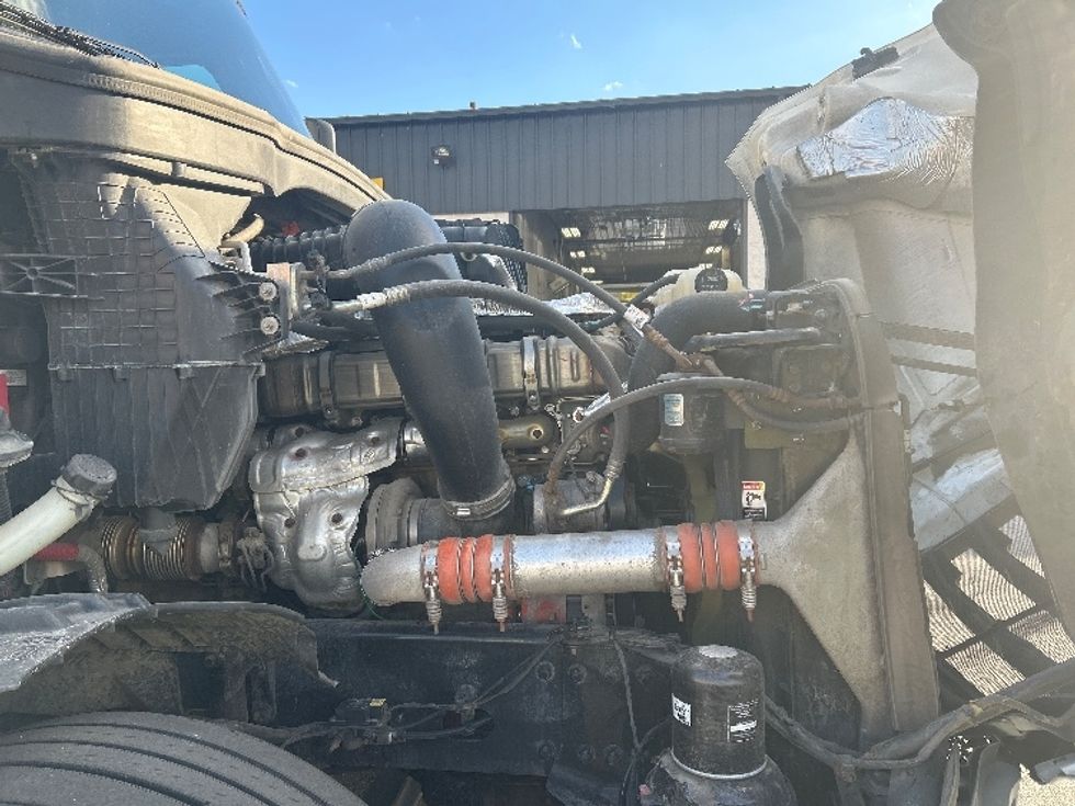 Sleeper Tractor-Heavy Duty Tractors-Freightliner-2021-T12664ST-Greensboro-NC-632,026\n\t\tmiles-$ 52,500 - Image 20