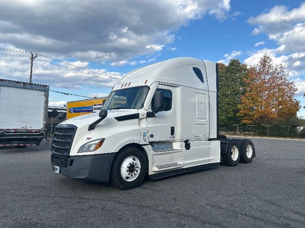 Sleeper Tractor-Heavy Duty Tractors-Freightliner-2021-T12664ST-Greensboro-NC-632,026\n\t\tmiles-$ 52,500 - Image 3