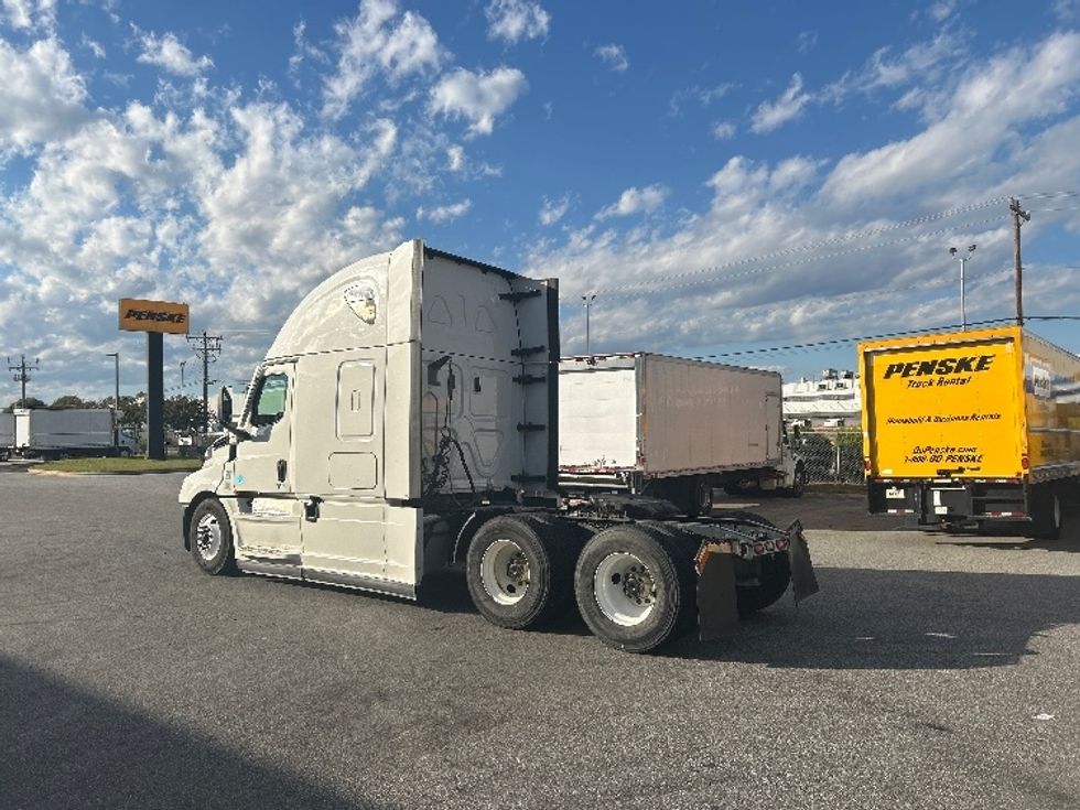 Sleeper Tractor-Heavy Duty Tractors-Freightliner-2021-T12664ST-Greensboro-NC-632,026\n\t\tmiles-$ 52,500 - Image 5